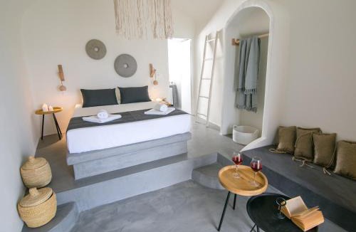 Vourvoulos Hotel | Santorini Villas