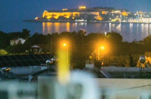 Violi Charaki Apartment | Sea and City Views Apartment in villa "ZINA"