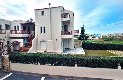 Kato Gouves Apartment | Sea apartment in Kato Gouves with private bedroom