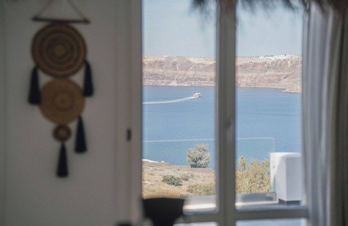 Akrotiri Apartment | Sea View Villa with Private Hot Tub and Pool in peacefull Akrotiri