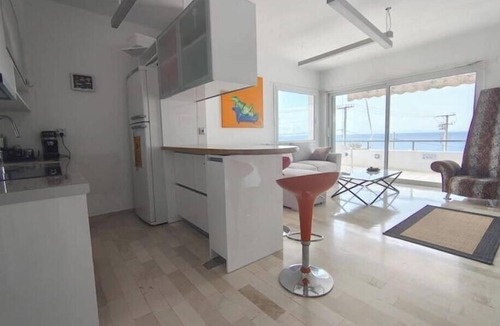 Saronida Apartment | Seabreeze.