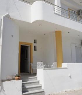 Kalamaki Apartment | Seafront Apartment Kalamaki