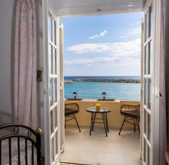 Kokinos Pirgos Apartment | Seaside Home Wake Up to the Sea