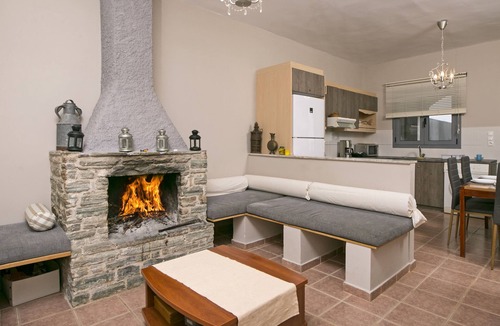 Nea Styra Villa | Seaview Villa Only 100 meters from the beach and with ulimited sea view.