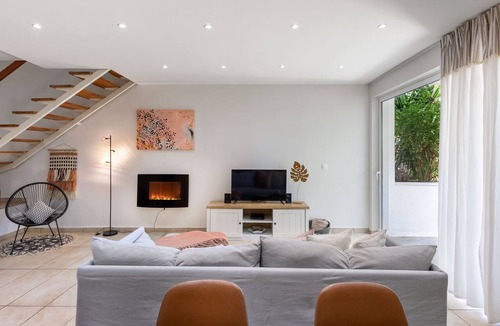 Vouliagmeni Apartment | Secret Aktis Two Bedroom Maisonette next to the beach by BluPine