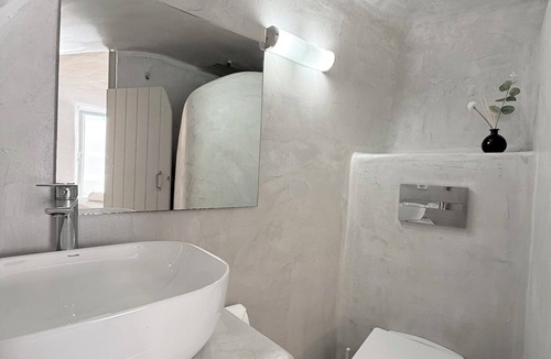 Fira Apartment | Sepal Residence