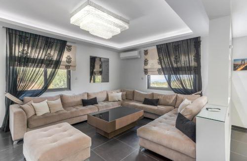 Skotino Apartment | Serene Nature Villa with Private Pool