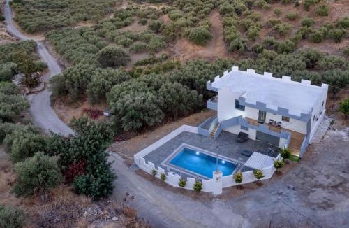 Skotino Apartment | Serene Nature Villa with Private Pool