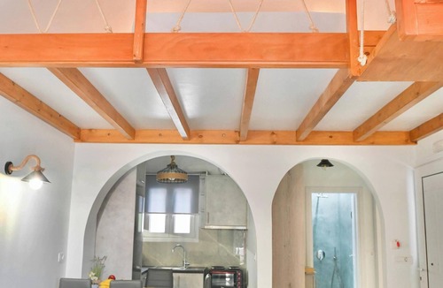 Kamari Apartment | Serenite Santorini 2 Bd Getaway and Stunning Sea View