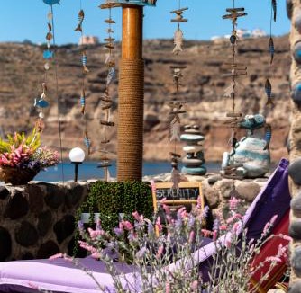 Akrotiri Villa | Serenity Blue (Cave house)