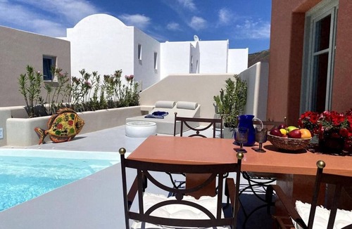 Finikia Villa | Signature Santorini Villa | 2 Bedroom Villa | Private Jetted Pool & Beautiful.