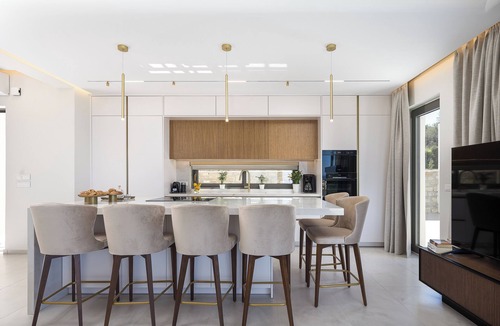 Adelianos Kampos Villa | Simplicity of Single-Level Sea Views by etouri