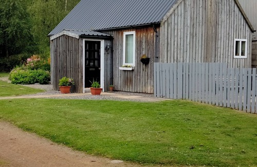 Cromarty Firth Cabin | Small cosy bothy in Highland Scotland, close to North Coast 500 route