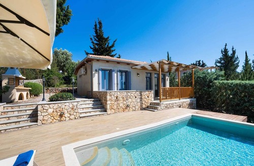 Tsoukaladhes Villa | Sole - One Bedroom Villa, Sleeps 2