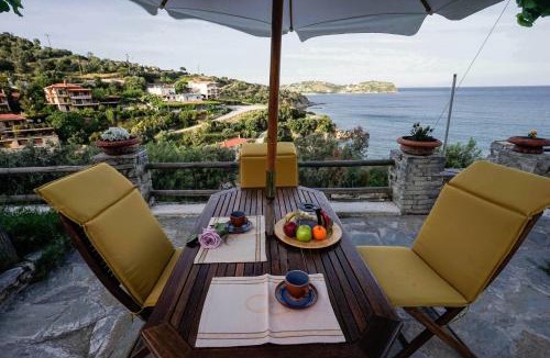 Agii Apostoli Cabin | Sonia Rustic Mansion - 5bd 30 Sec Walk To Beach