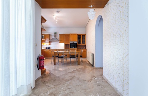 Argyroupoli Apartment | Spacious 144m² flat near Mount Ymittos