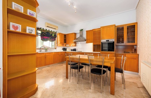 Argyroupoli Apartment | Spacious 144m² flat near Mount Ymittos