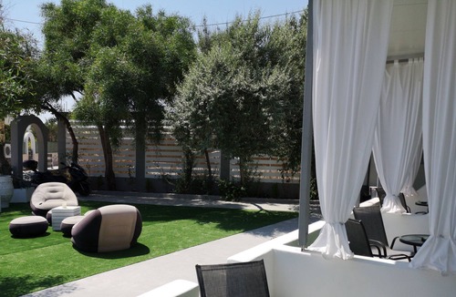 Vlychada Villa | SPACIOUS VILLA WITH GARDEN AND PRIVATE BALCONY AREA
