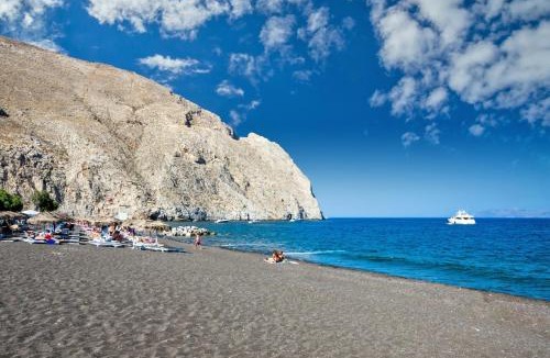 Perissa Apartment | Spiridoula Villa - Santorini Seaside Retreats