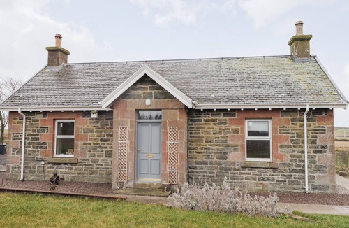 Lybster House | STATION HOUSE, pet friendly, character holiday cottage in Lybster