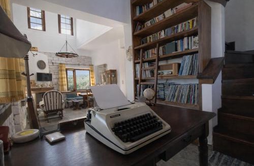 Sourpi Villa | Stone Villa Monolia