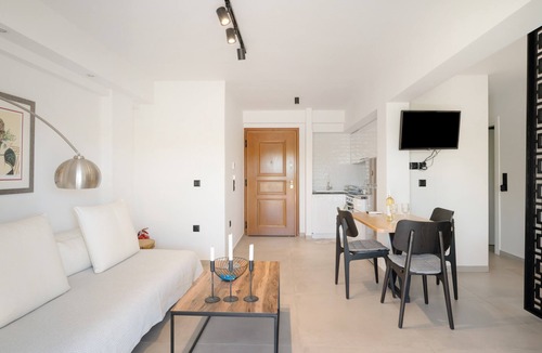 Voula Apartment | Studio Apartment 'Athens-riviera in Front' with Sea View, Wi-Fi and Air Conditioning