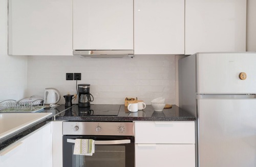 Voula Apartment | Studio Apartment 'Athens-riviera in Front' with Sea View, Wi-Fi and Air Conditioning