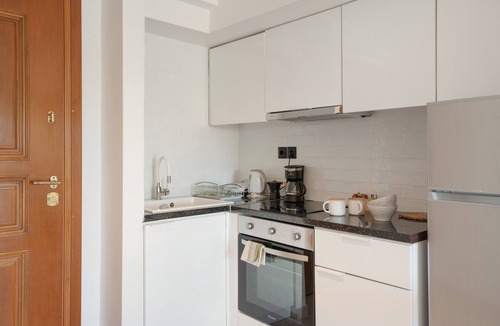 Voula Apartment | Studio Apartment 'Athens-riviera in Front' with Sea View, Wi-Fi and Air Conditioning