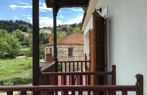 Lake Plastiras Apartment | Studio Apartment 'Hotel Antigoni Double Room 2' with Lake View, Wi-Fi and Air Conditioning