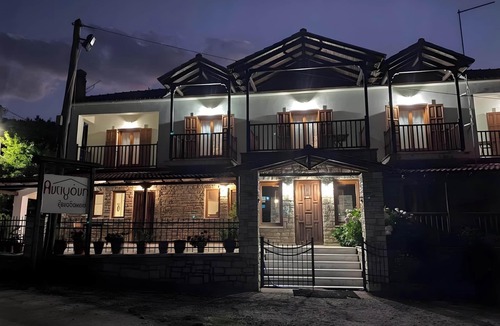 Lake Plastiras Apartment | Studio Apartment 'Hotel Antigoni Double Room 2' with Lake View, Wi-Fi and Air Conditioning