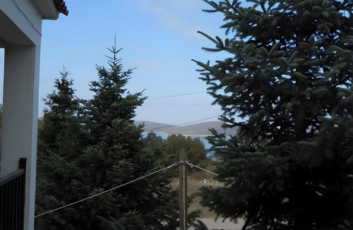 Lake Plastiras Apartment | Studio Apartment 'Hotel Antigoni Triple Room 13' with Lake View, Wi-Fi and Air Conditioning