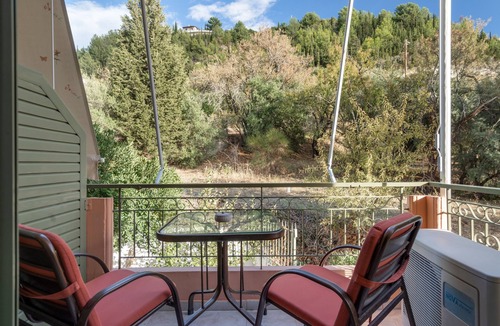 Kalamitsi Apartment | Studio Apartment 'Nontas Home 27' with Mountain View, Wi-Fi and Air Conditioning