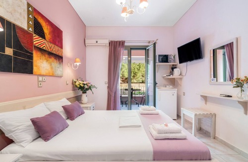 Kalamitsi House | Studio Apartment 'Nontas Home 24' with Mountain View, Wi-Fi and Air Conditioning
