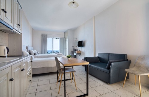 Agios Nikitas Apartment | Studio Apartment 'Sunset Triple 1' with Sea View, Wi-Fi and Air Conditioning