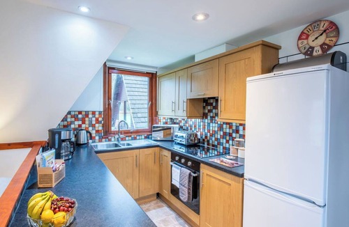 South Laggan House | Stunning private villa for 10 guests with hot tub, WIFI, TV, terrace and panoramic view