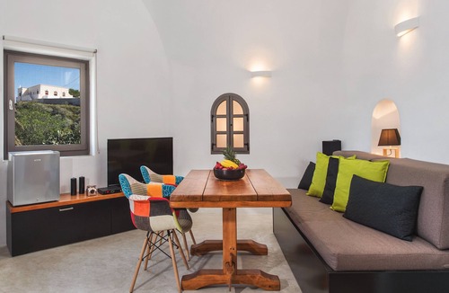 Vourvoulos House | Stylish & Authentic Houses with Beautiful Sea View!