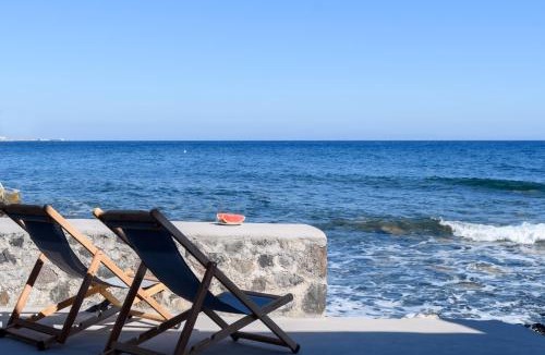 Akrotiri Villa | Sublime Villa & Caves