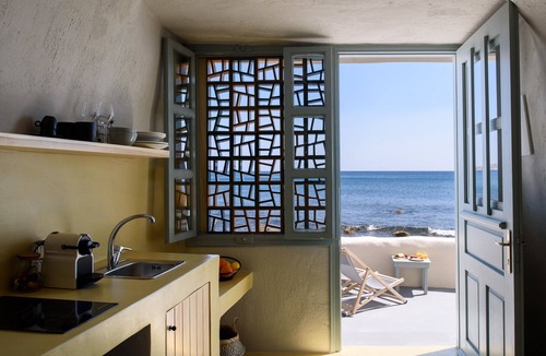 Akrotiri Villa | Sublime Villa & Caves