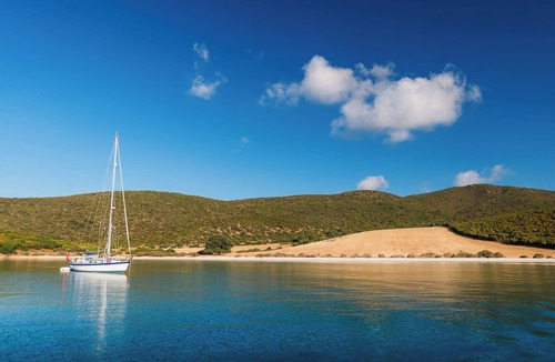 Paleros Boat Rental | Sun-Kissed Sailing Adventure in the Ionian Islands