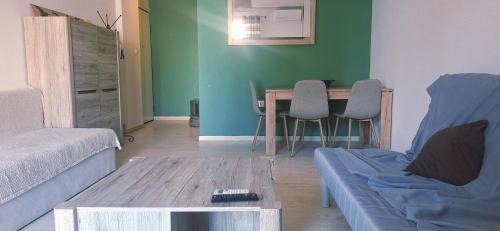 Argyroupoli Apartment | sunny apartment