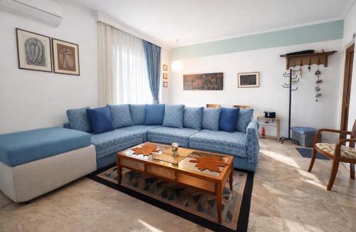 Peiraiki Apartment | Sunny Terrace Sea View Apt in Piraeus by ΜΡS