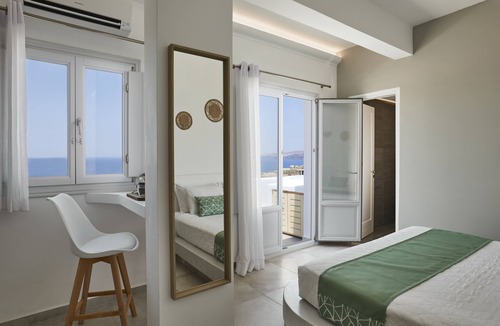 Akrotiri Hotel | Sunset Faros