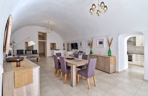 Firostefani Villa | Sunset View Villa Santorini - 3 Bedroom Villa & Private Jacuzzi