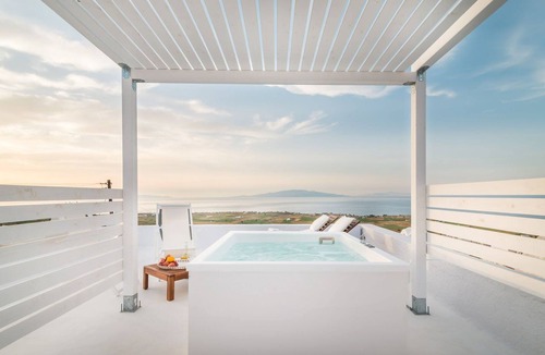 Finikia Villa | Superb Santorini Suites | Fava Eco | Master Suite with Outdoor Private Jacuzzi.