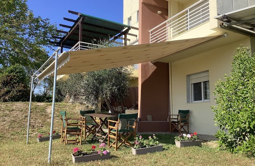 Thermaikos House | Sweet Home in Peraia Thermaikos – Ground Floor Retreat in a Green Estate