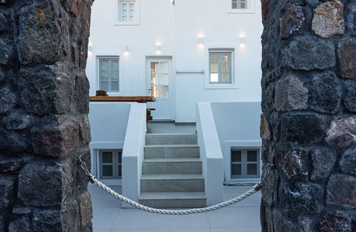 Oia Villa | SWINGING SUNSET villa - Private Swimming pool & Private outdoor heated spa