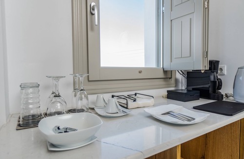Santorini House | Symphony Suites