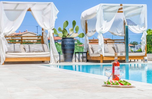 Xiro Chorio Villa | t Made of Blue luxury suites Collection