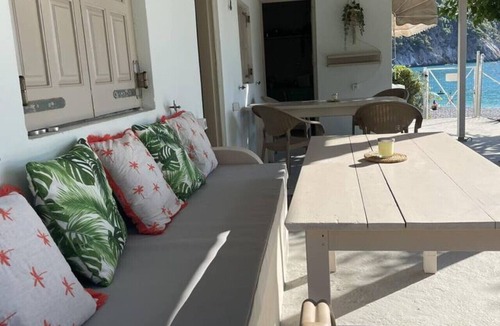 Sipiada House | Thapsa Beach House