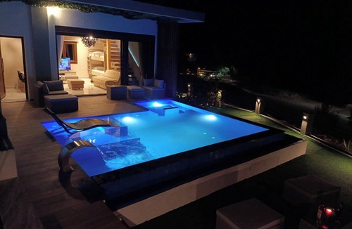 Sithonia House | The Diamond of Kriaritsi private pools